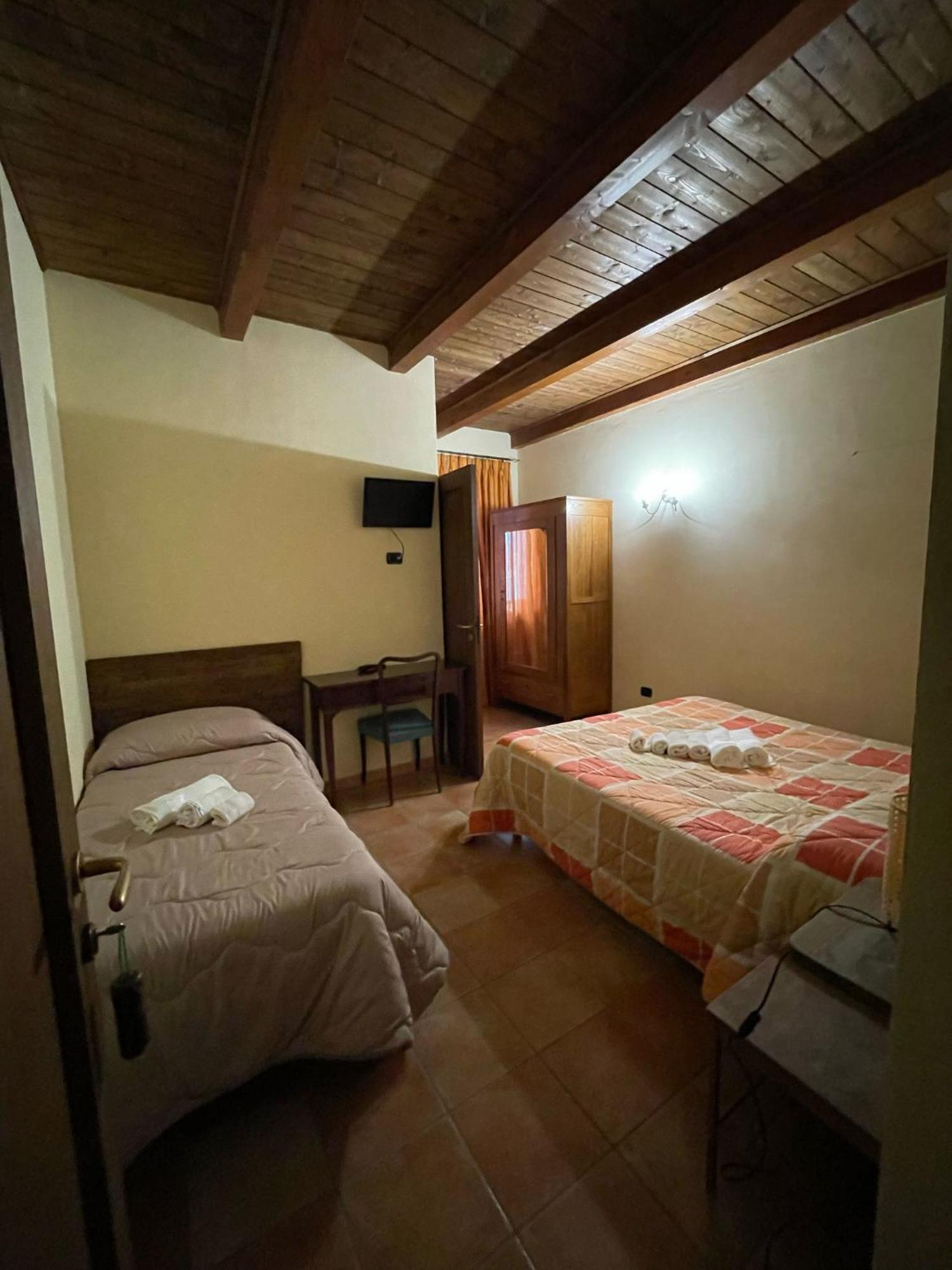 La Locanda Del Poeta Acri Eksteriør billede